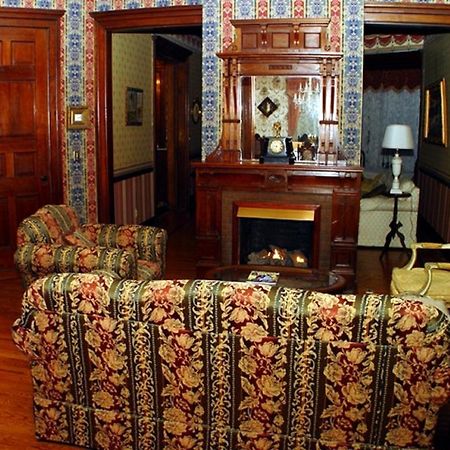 Herrold On Hill Bed And Breakfast Wabash Exterior photo